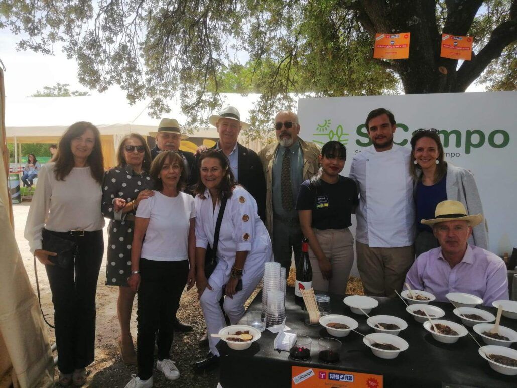 Stand de Super Feed en Sicampo 2024